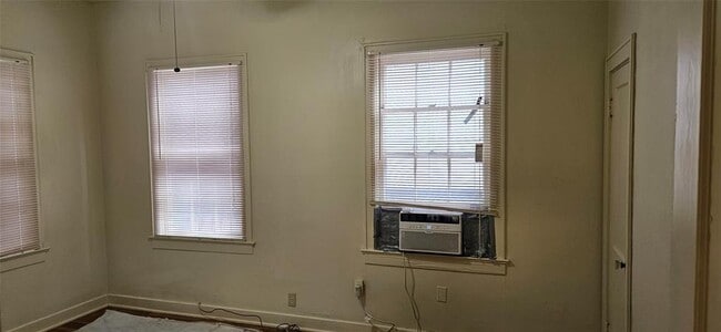 Photo - 704 W 22nd St