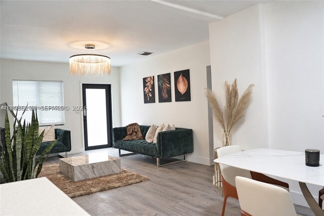 Photo - 520 NW 45th St