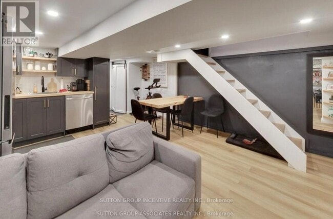 Photo - 97 Hatherley Rd