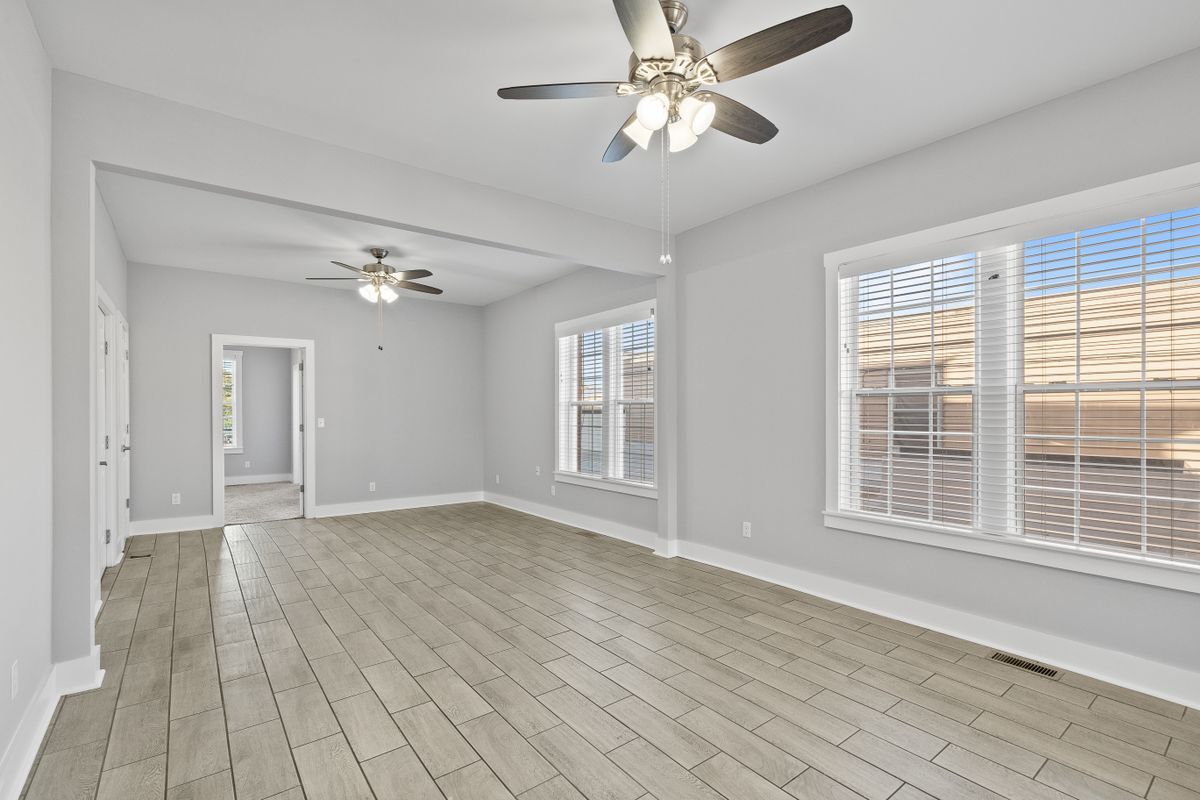 Photo - 106 N Main St