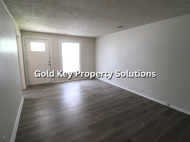 Photo - 4 Bed 1.5 Bath Home for Rent! (SECTION 8 APPROVED)
