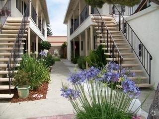 Building Photo - 3452 Redwood Ct Unit 4 Rental
