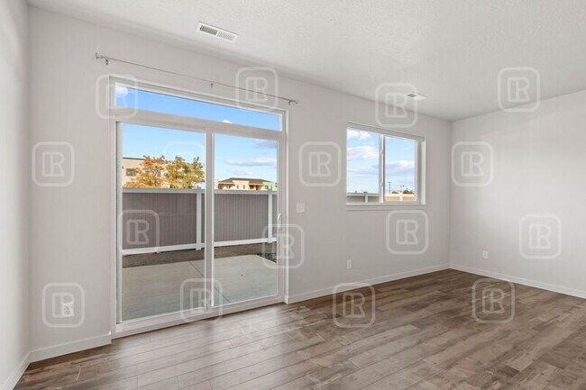 Photo - 220 S Woodlawn Rd