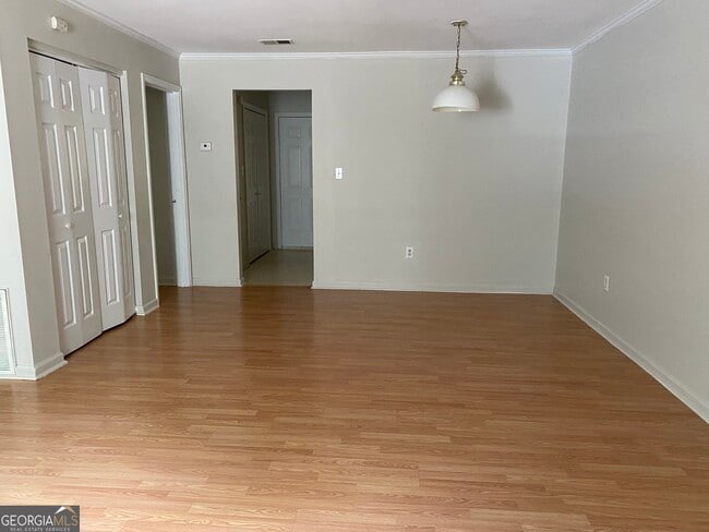 Photo - 625 Whitehall Rd