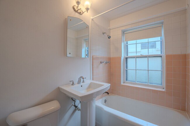Photo - 4204 N Olsen Ave Unit 2