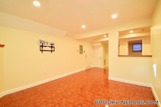 Photo - 73 Thatcher St Unit 001