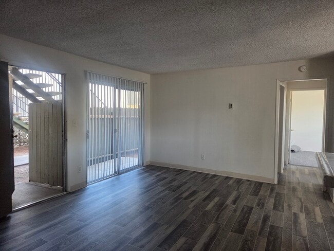 991 N Mollison Ave Unit 03