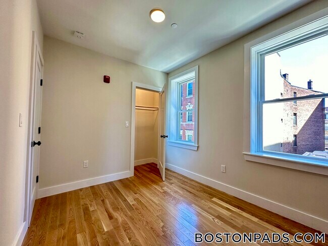 Photo - 64 N Margin St Unit 4F