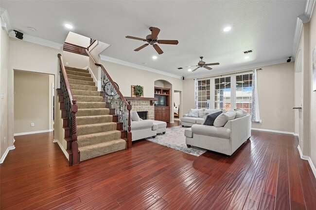 2208 Cheshire Dr
