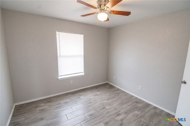 Photo - 2704 Edgefield St