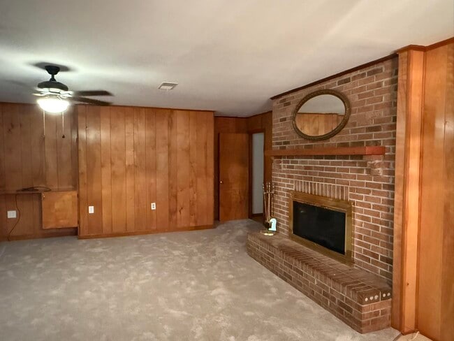 Photo - 1109 Lucas St