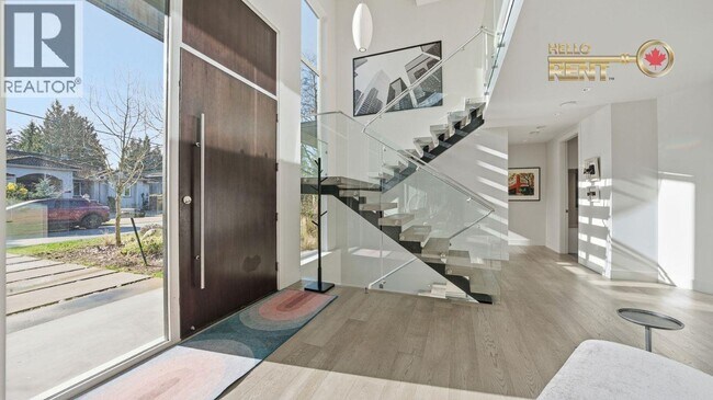 Photo - 2710 Crescentview Dr