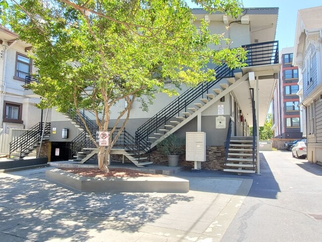 Building Photo - 255 N Third St