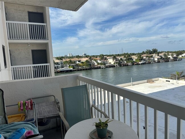 Building Photo - 1500 S Ocean Dr Unit 5G Rental