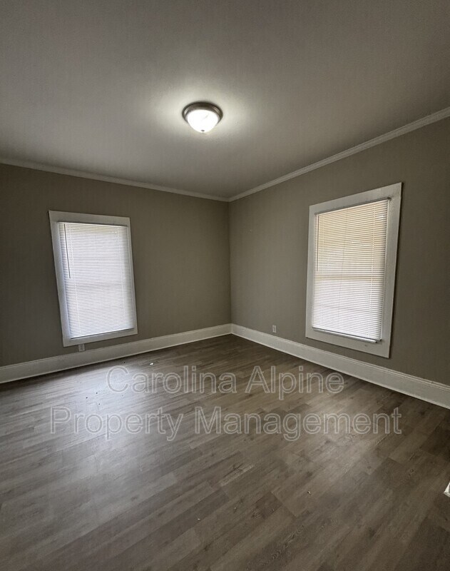 Photo - 618 Gardner St