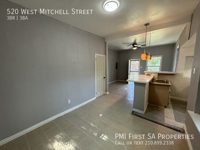 520 W Mitchell St