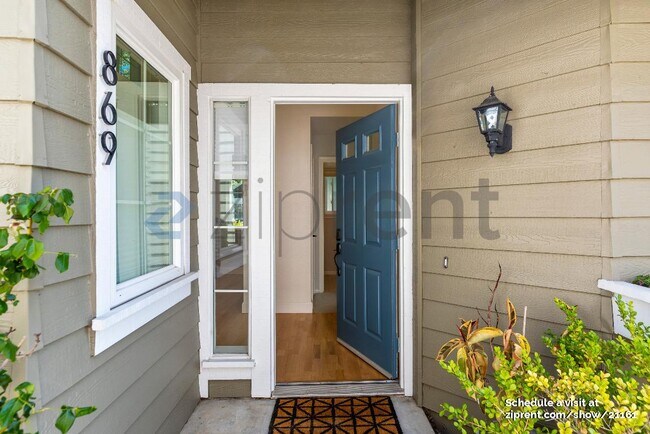 Photo - 869 Newport Cir