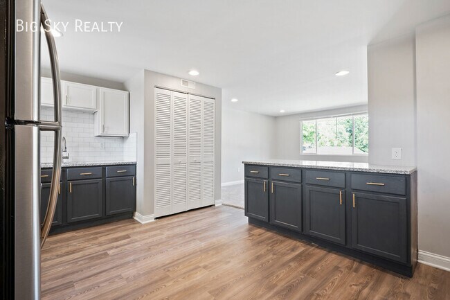 Photo - 136 Town St Unidad C