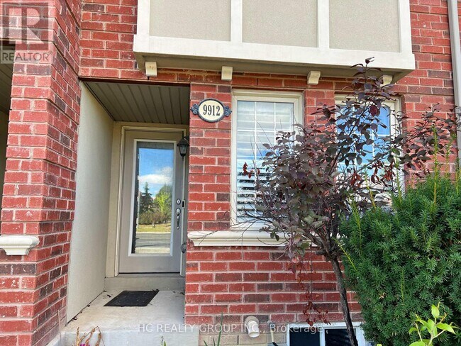 Photo - 9912 McCowan Rd