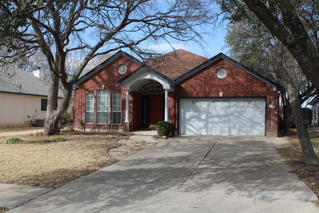 Photo - 118 Pecan Vista Ln House