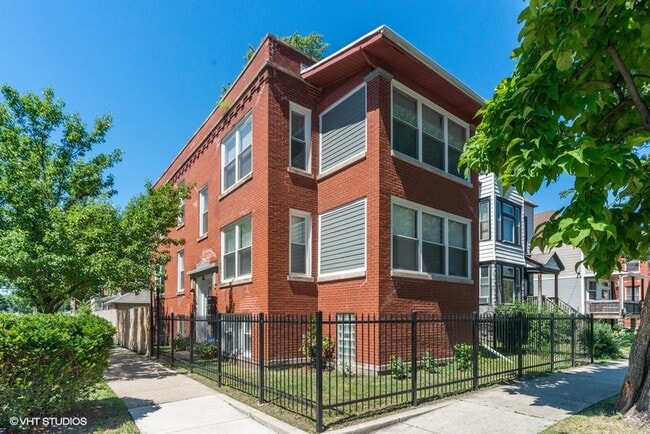 5302 W Ohio St - 5302 W Ohio St