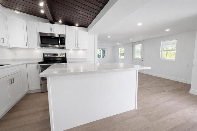 Photo - 6580 10th Ave Terrace S