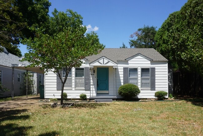 Building Photo - 1630 Speedway Ave Rental