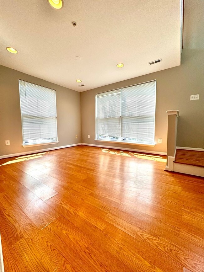2062 Clipper Park Rd