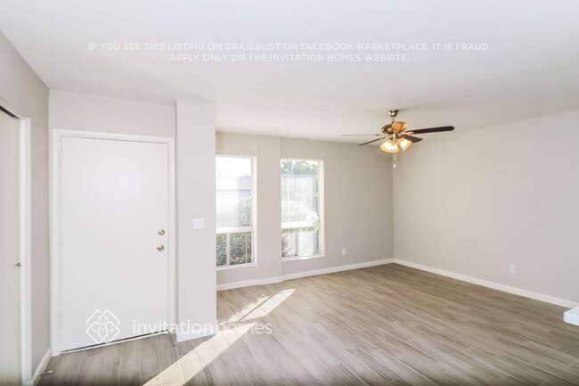 Photo - 2130 W Danbury Dr