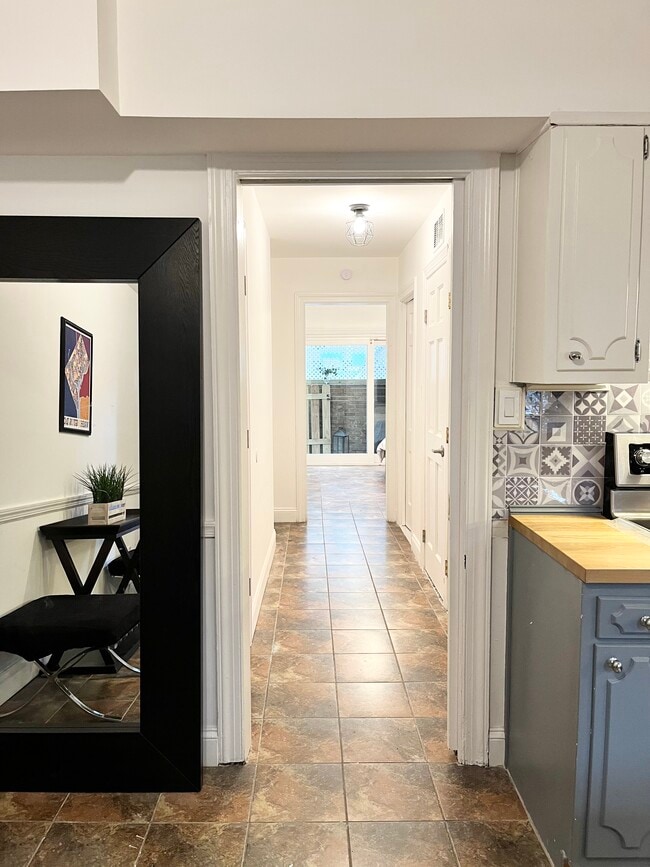 Photo - 614 G St SW Unidad B