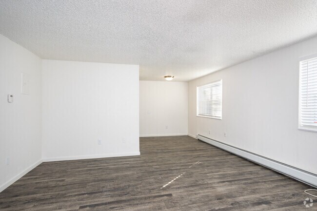 1BR, 1BA - 700SF - Living Room