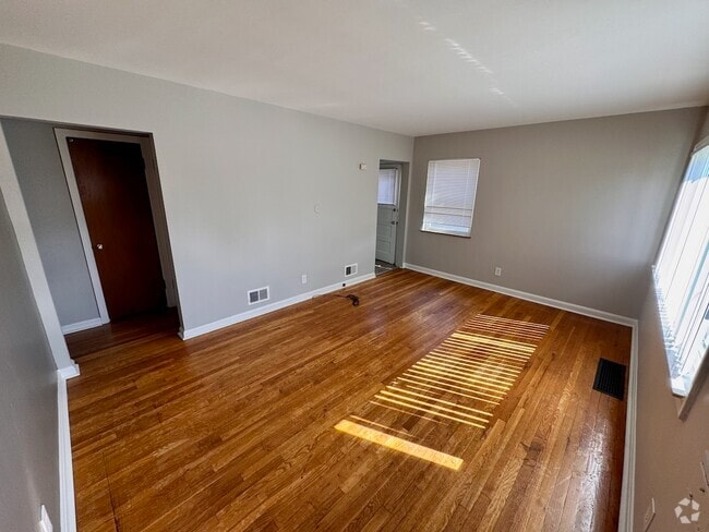 Building Photo - 8756 Daly Rd Rental
