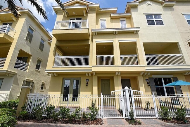 Building Photo - 1520 Lake George Dr