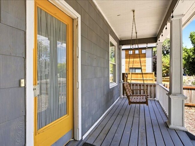 Salt Lake Central: large 3 bedroom, 2 bath + office