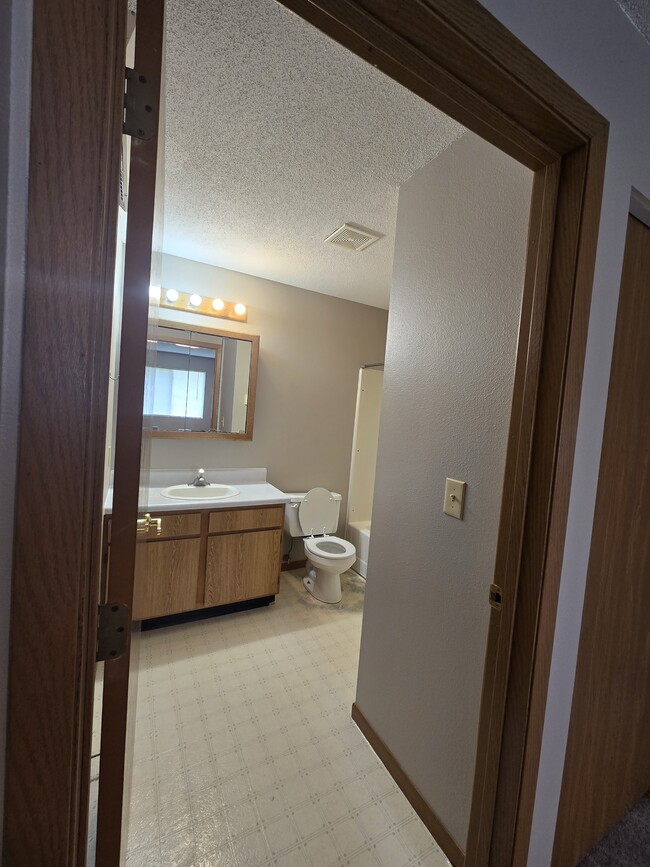 Photo - 8th & 8th Apartments Unidad 201