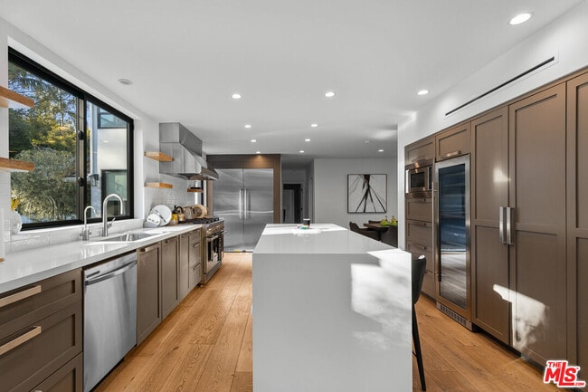 Photo - 343 Veteran Ave