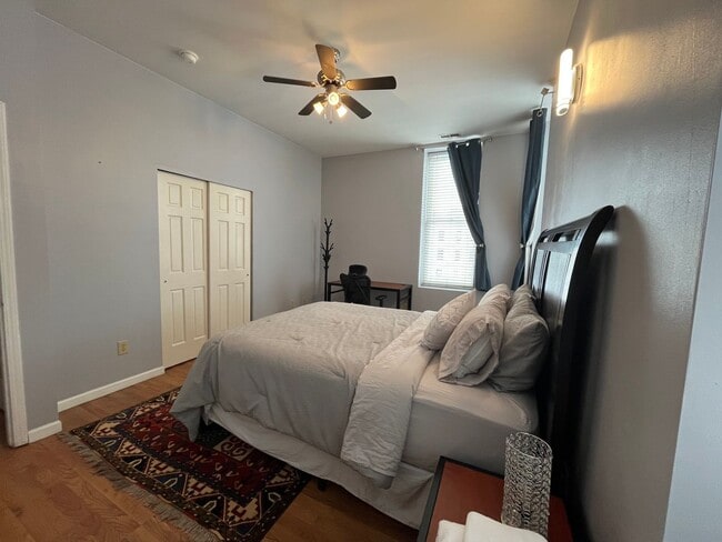 Photo - 2 bedrooms center of Downtown!