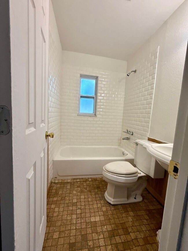 Photo - Great 3 Bedroom for rent! Reasonable Rent!