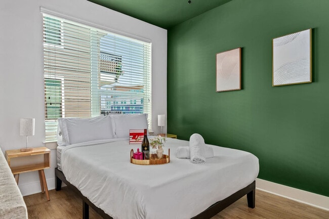 Photo - 2412 W Cypress St Unit ID1312504P