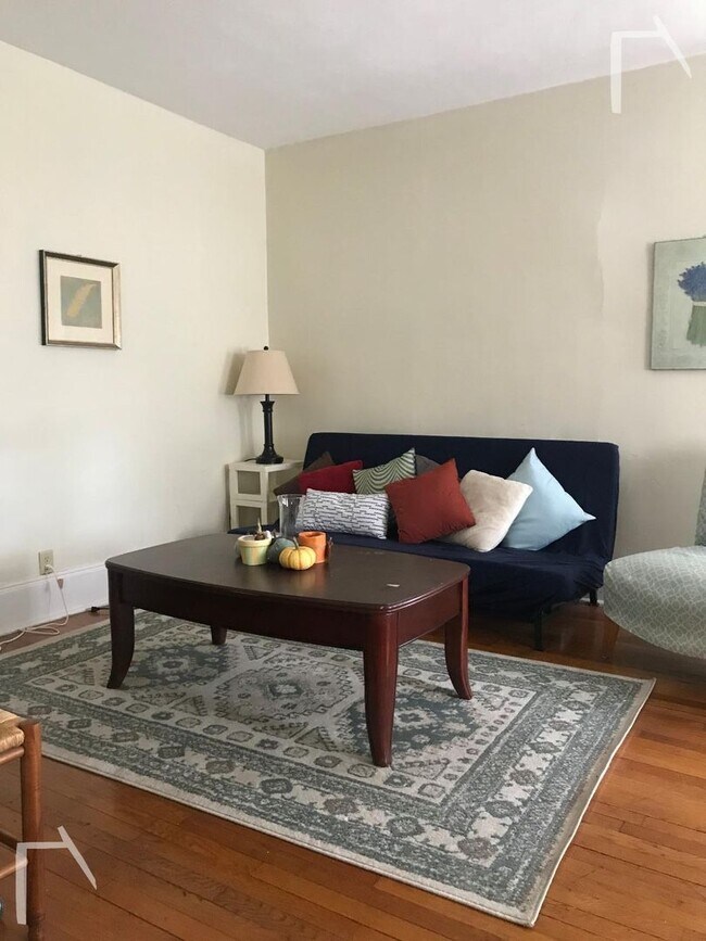 Photo - 9/1 No Fee! Spacious 3BR/1.5BA apartment near Washington Sq