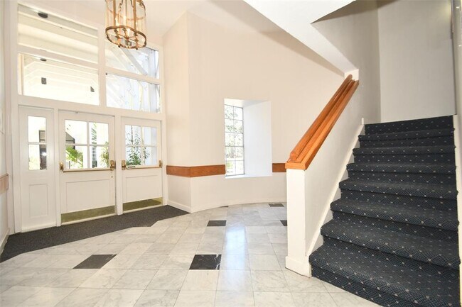 Photo - 2333 Bering Dr Unit 123