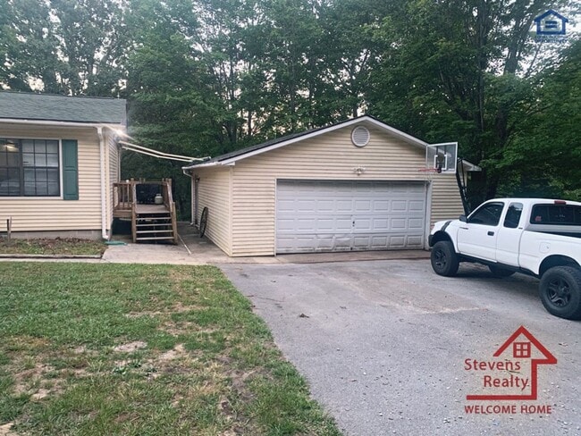 Photo - 702 Turkey Scratch Rd