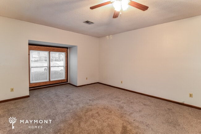 Photo - 2653 Crossgate Trail