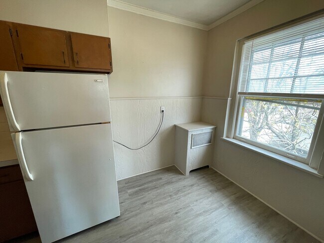 Photo - Rollins Apartments