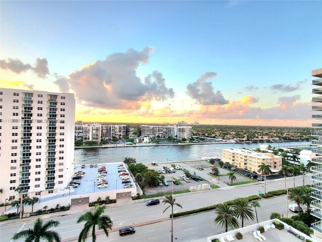 Building Photo - 3001 S Ocean Dr Unit 1243