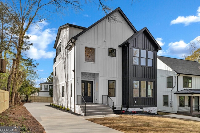 Building Photo - 2361 Lynn Iris Dr