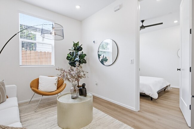 Photo - 3042-3044 J St Unidad 104