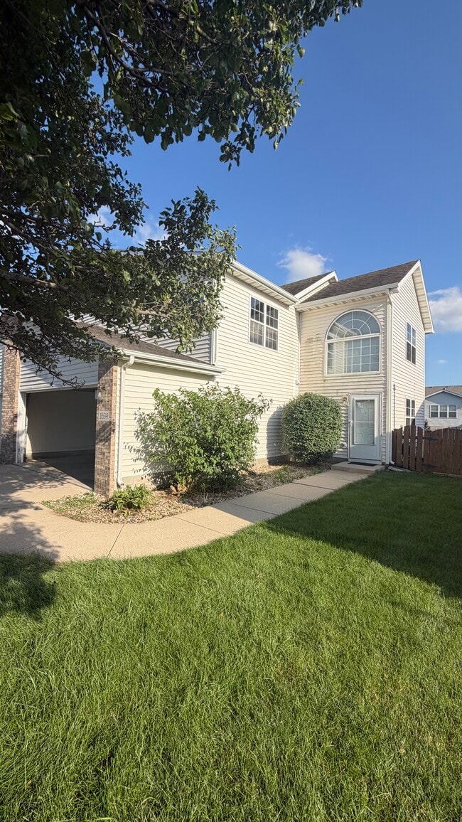 Building Photo - 1639 Dogwood Dr