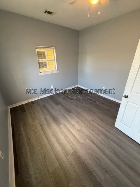 Photo - 1419 Richards St