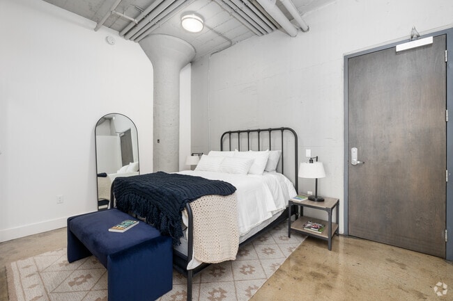 1BD, 1BA - 695SF - Bedroom - Garment Lofts